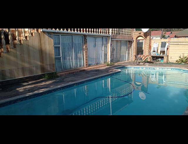 3 BEDROOM HOUSE FOR SALE IN BLUFF